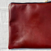 Load image into Gallery viewer, Olive green herringbone pattern wool and leather pouch. 2-material Pouch with YKK zip. Zippered purse. Zippered pouch.