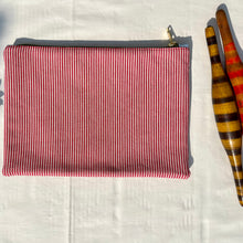 Load image into Gallery viewer, White and red striped denim fabric and brown leather Pouch with zip. Zippered purse. Zippered pouch. Cotton and leather. YKK zipper.