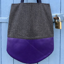 Load image into Gallery viewer, Tote bag. Grey wool tote with a two-colour blue and purple leather round bottom.