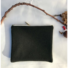 Load image into Gallery viewer, Olive green wool and green leather. 2-material pouch with YKK zip. Zippered purse. Zippered pouch.
