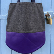 Load image into Gallery viewer, Tote bag. Grey wool tote with a two-colour blue and purple leather round bottom.
