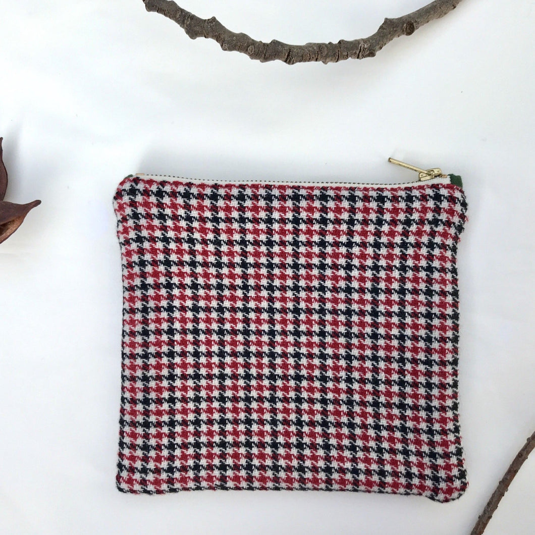 Houndstooth pattern wool and leather pouch. 2-material Pouch with YKK zip. Zippered purse. Zippered pouch.