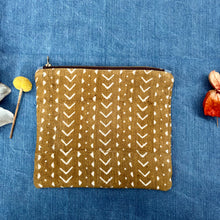 Load image into Gallery viewer, Mudcloth fabric and leather pouch. 2-material Pouch with YKK zip. Zippered purse. Zippered pouch.
