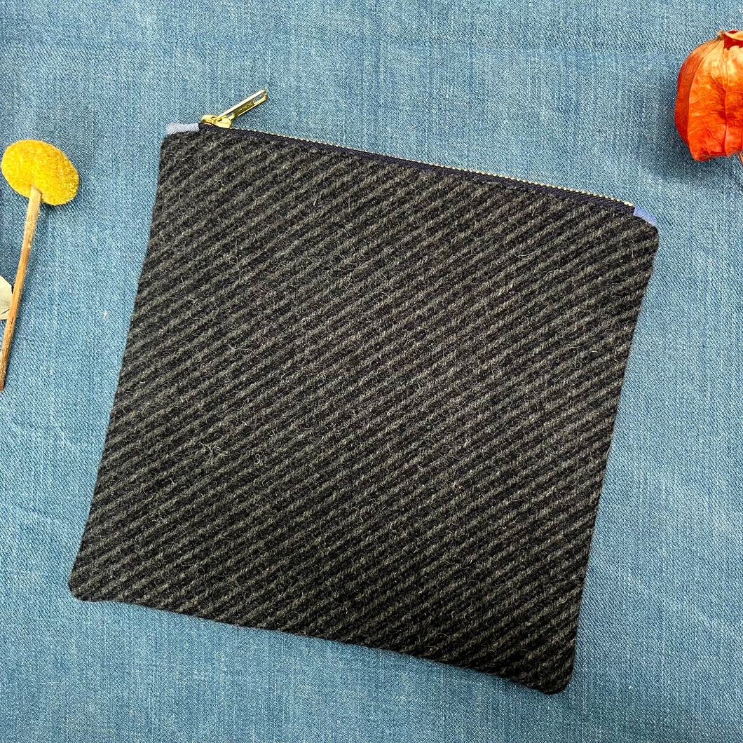 Navy blue and grey wool pouch. Pouch with YKK zip. Zippered purse. Zippered pouch.