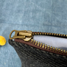 Load image into Gallery viewer, Navy blue wool and green leather pouch. 2-material pouch with YKK zip. Zippered purse. Zippered pouch.
