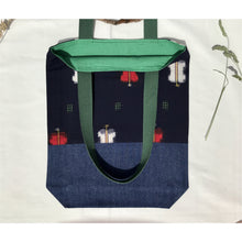 Load image into Gallery viewer, Tote bag. Vintage Japanese kimono fabric. « Kasuri » pattern. Dark blue denim bottom.
