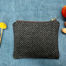 Load image into Gallery viewer, Navy blue wool and green leather pouch. 2-material pouch with YKK zip. Zippered purse. Zippered pouch.
