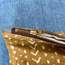 Load image into Gallery viewer, Mudcloth fabric and leather pouch. 2-material Pouch with YKK zip. Zippered purse. Zippered pouch.
