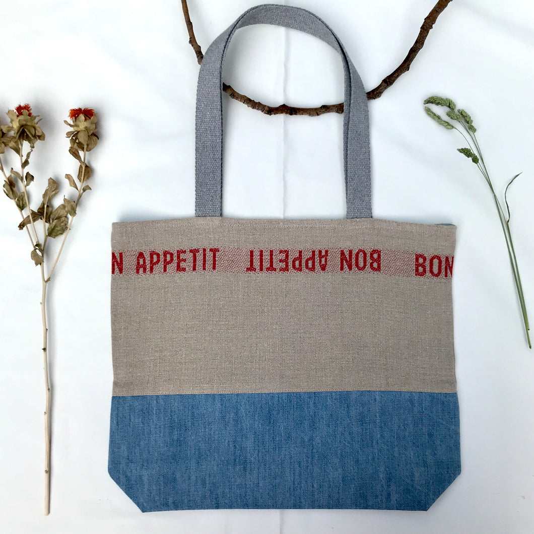 Tote Bag. 100% French linen fabric « Bon appétit » with a light blue denim bottom.